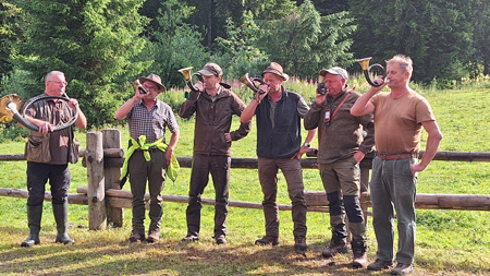 Jagdhornbläser zum Gedenken an Roland Ostheimer