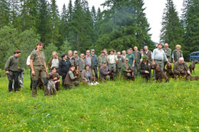 VSwP & VFSP Unken 2012	 							 Gemeldet: 18, geprüft:18, bestanden:17 Hunde 							Punkte 						 						 							Kira von der Riedleite 43/09, gew. 24.01.2009, spl,sil,AH 								F:Alfons Reiner, 86502 Osterbuch 							77 						 						 							Mira von der  Schmiede 16/09, gew. 29.01.2009, spl,sil 							F: Ulrich Mergner, 96157 Ebracht 							76 						 						 							Herzog von Buchheim 444/08, gew. 03.10.2008, stumm 							F: Christian Seelmann, 91315 Höchstadt/A, 							75 						 					 							/Horneth von Buchheim 446/08, gew. 03.10.2008, sil 							F: Leonhard Schmieg, 91593 Buchheim 							74 						 					 							Hanno vom Emsdeich 582/08, gew. 26.12.2008, sil 							F: Uwe Meißner, 91620 Ohrenbach 							73 						 					 							Bazi vom Labertal 522/08, gew. 02.11.2008,sil 							F: Detlev Ring, 96152 Burghaslach 							70 						 					 						Yesterday vom Sämmenhof 384/09, gew. 06.09.2009, sil 							F: Hans Sämmer, 97950 Gerchsheim 						67  					 					 						Yesko vom Sämmenhof 377/09, gew. 06.09.2009, Laut fragl 							F: Hans Sämmer, 97950 Gerchsheim 						67 					 					 						Yulchen vom Sämmenhof 385/09, gew. 06.09.2009, silF: Kerstin Epp, 97957 Wittighausen 						66 					 					 						Ayka von der Bachmühle 540/08, gew. 25.12.2008, sil 							F: Erika Hauf, 91598 Colmberg 						63  					 					 						Heidi von Buchheim 445 /08, gew. 03.10.2009, sil 							F: Burkhard Merget, 63791 Karlsteins 						55 					 					 						Bero vom großen Herzberg 279/09, gew. 06.05.2009, sil 							F: Bernd Franke, 31195 Lamspringe 						54 					 					 						 							 								 									 										Hunde aus dem Zuchtversuch 									 								 							 						 					 					 						 							 						 					 					 						Etzel von Buchheim 34ZV09 - 65/09, gew. 06.02.2009, spl 							F: Ursula Reese-Schicker, 90592 Schwarzenbruck 						74 					 					 						Esche von Buchheim 37ZV09 - 68/09, gew. 06.02.2009, spl 							F: Christoph Rabeler, 25872 Ostenfeld 						70 					 					 						Enjia von Buchheim 36ZV09 - 67/09, gew. 06.02.2009, spl, sil 							F: Klaus Eisen, 97215 Simmershofen 						67 					 					 						Eiko von Buchheim 32ZV09 - 63/09, gew. 06.02.2009, spl 							F: Waltraud Müller, 91572 Bechhofen 						63 					 					 						Equo von Buchheim 33ZV09 - 64/09, gew. 06.02.2009, spl 							F: Jörn Cordes, 26840 Koldenbüttel 						62  					 					 				 				 				Suchensieger wurde Kira von der Riedleite, geführt von Alfons Reiner 			 			 	